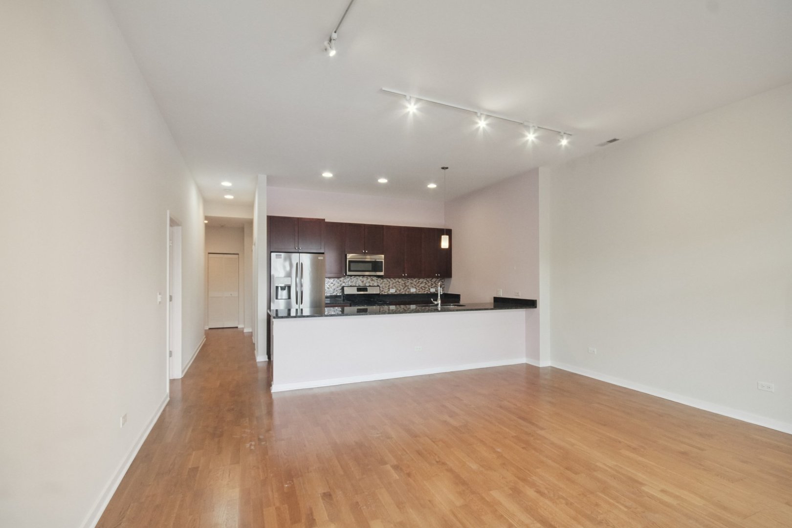 4420 N Clark Street Unit: 301