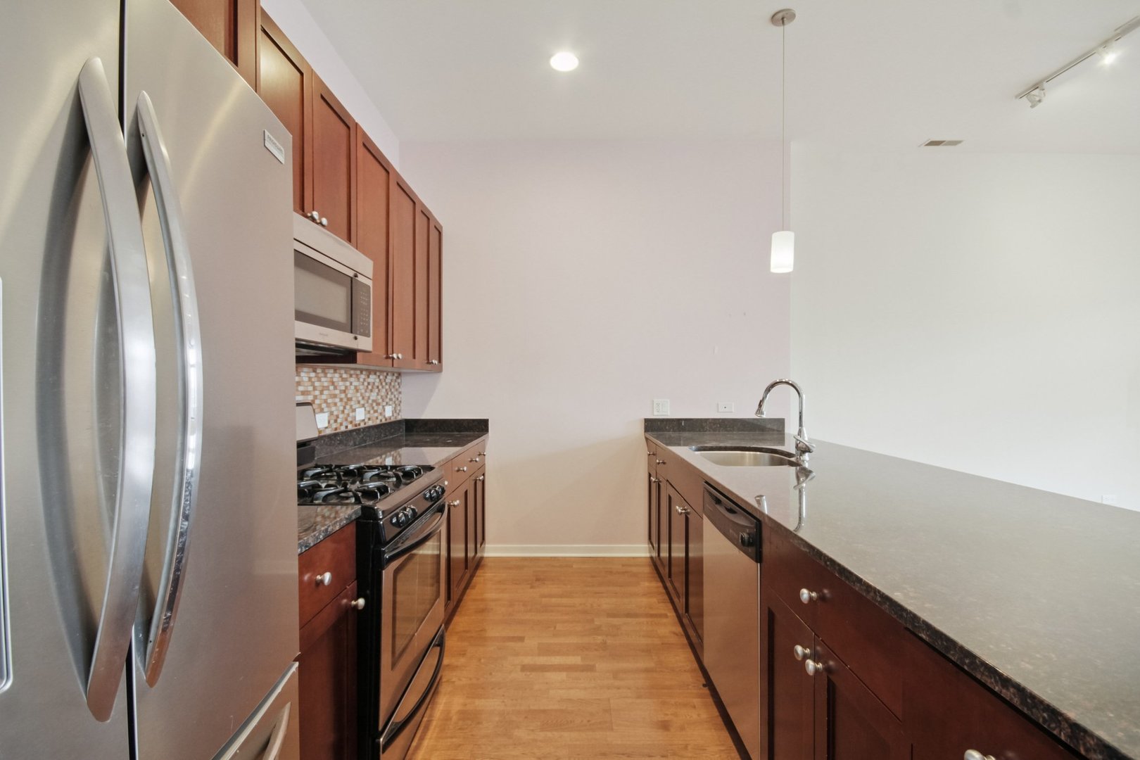 4420 N Clark Street Unit: 301