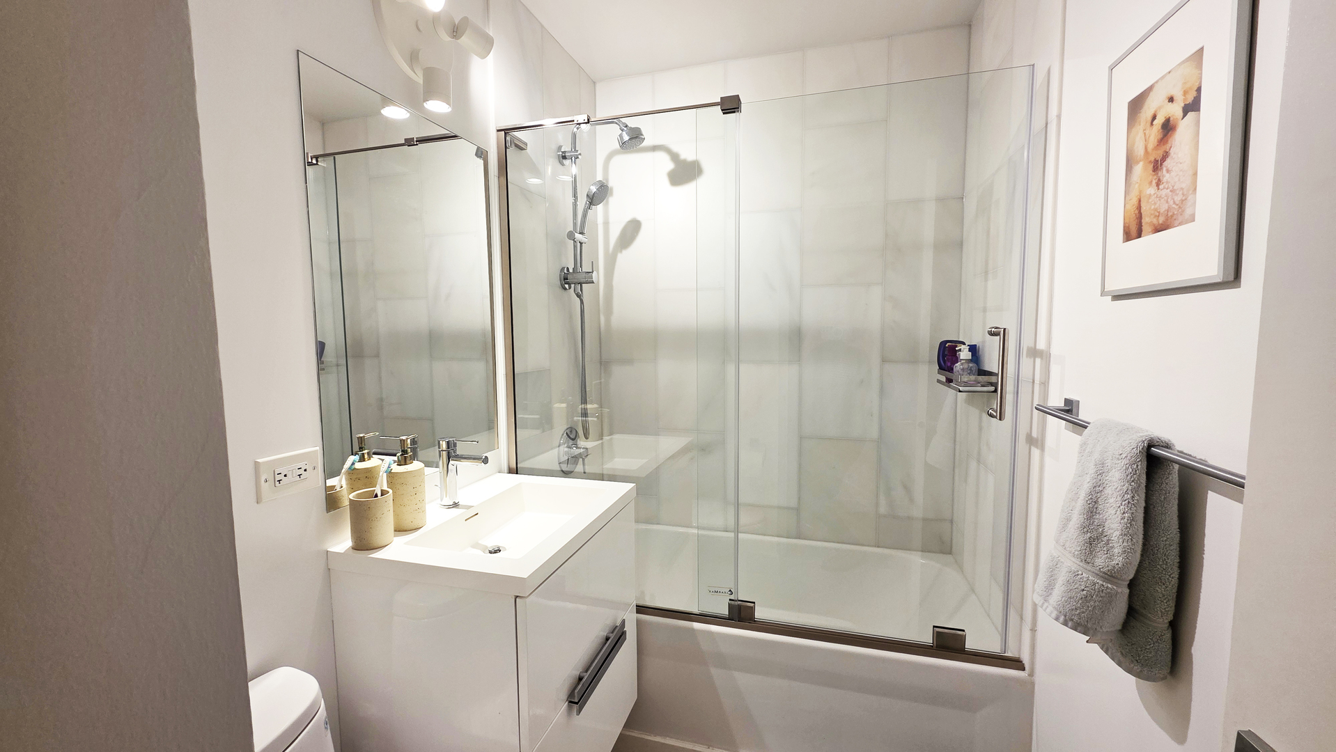 360 W Wellington Avenue Unit: 2B