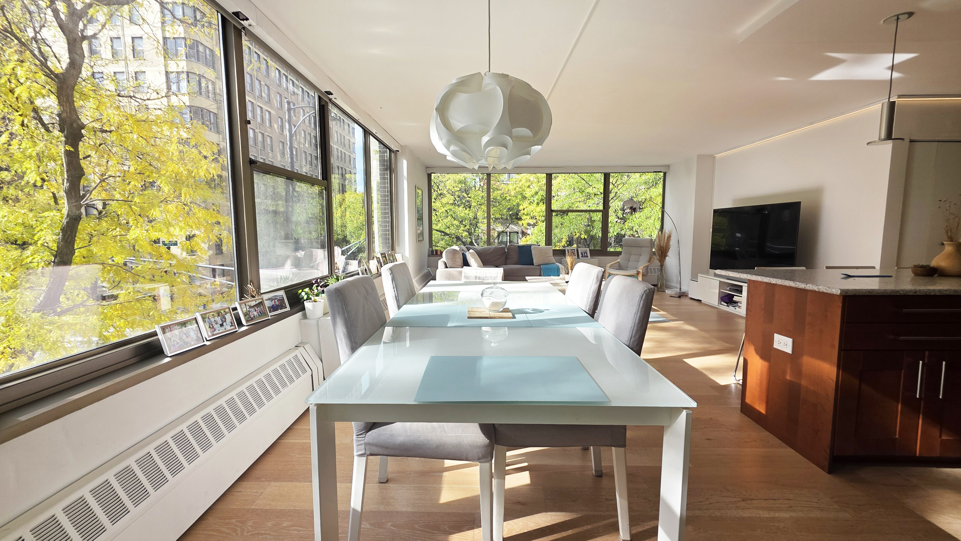 360 W Wellington Avenue Unit: 2B