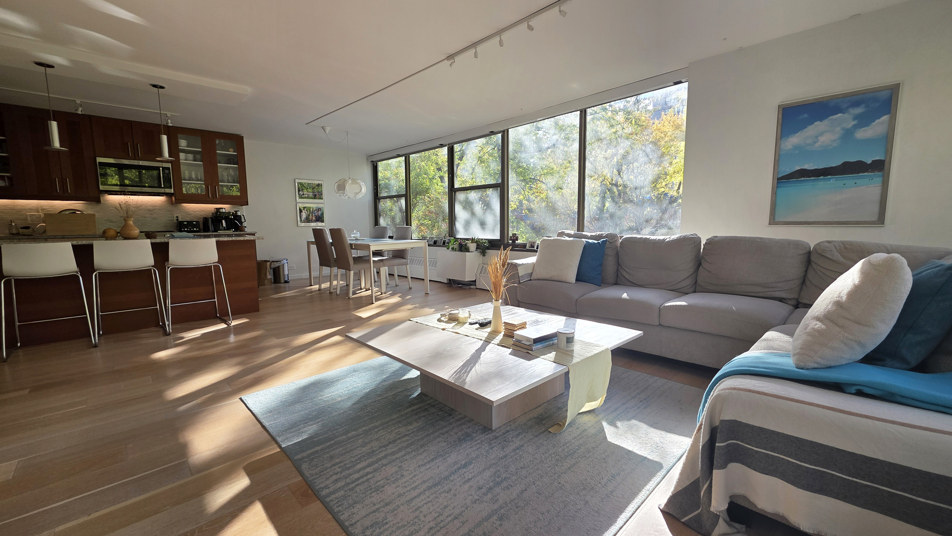 360 W Wellington Avenue Unit: 2B