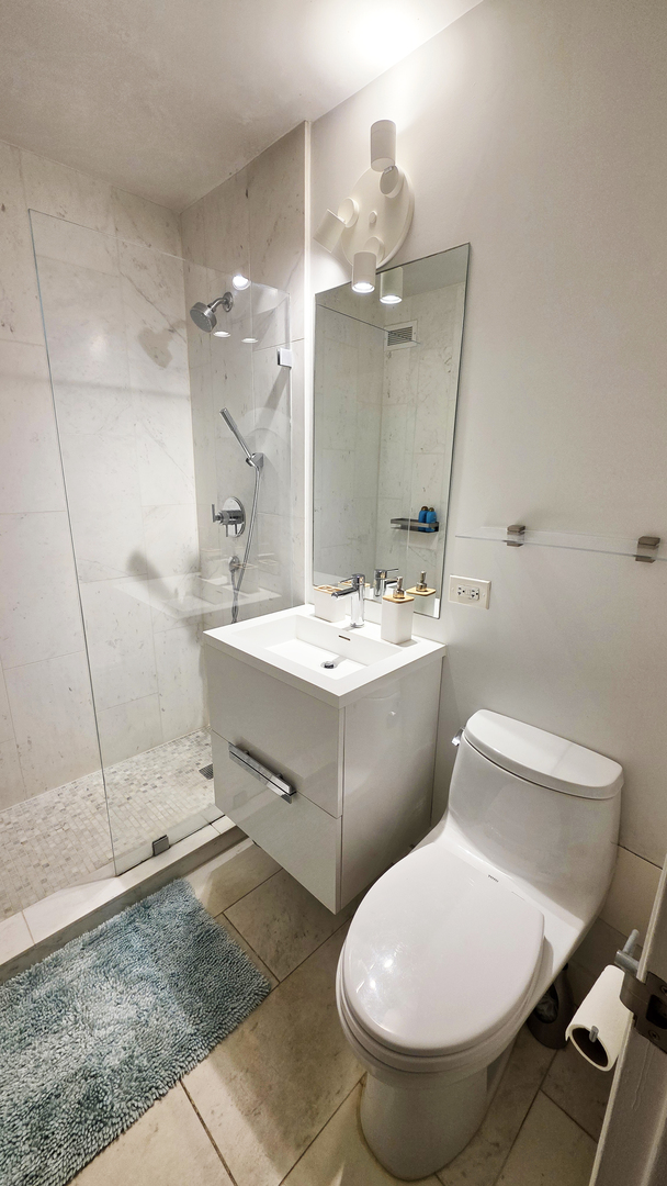 360 W Wellington Avenue Unit: 2B