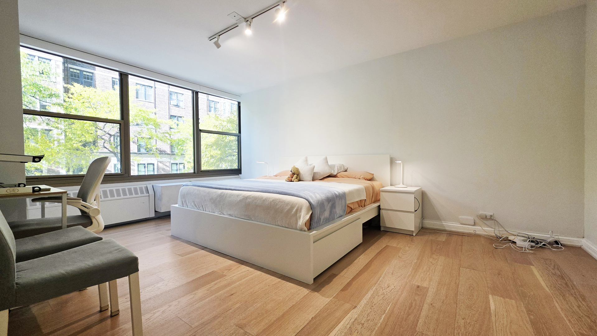 360 W Wellington Avenue Unit: 2B