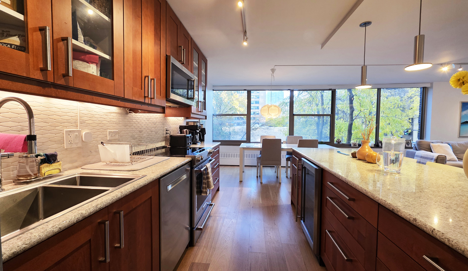 360 W Wellington Avenue Unit: 2B