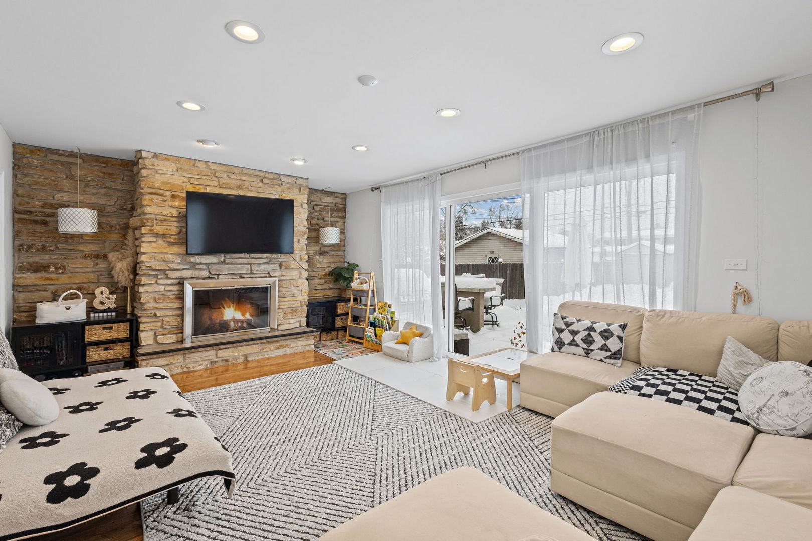 42 W Taylor Road