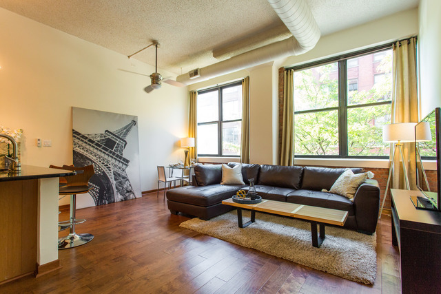 812 W Van Buren Street Unit: 2D