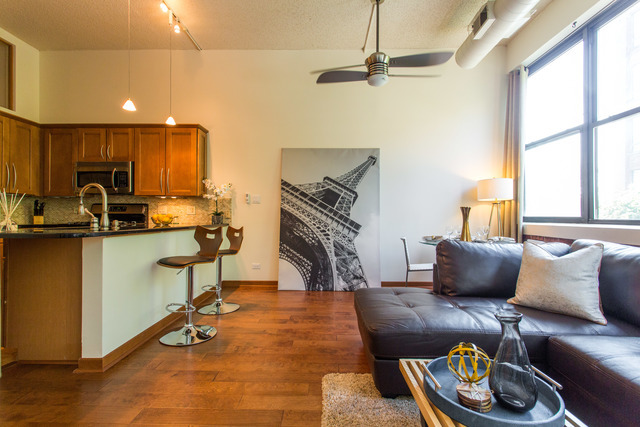 812 W Van Buren Street Unit: 2D