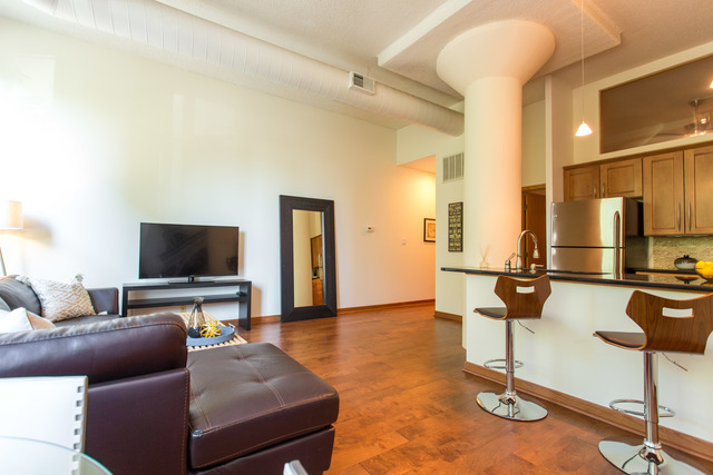 812 W Van Buren Street Unit: 2D