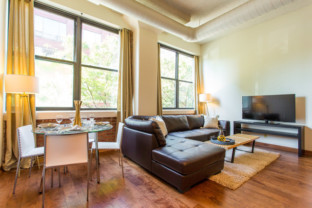 812 W Van Buren Street Unit: 2D
