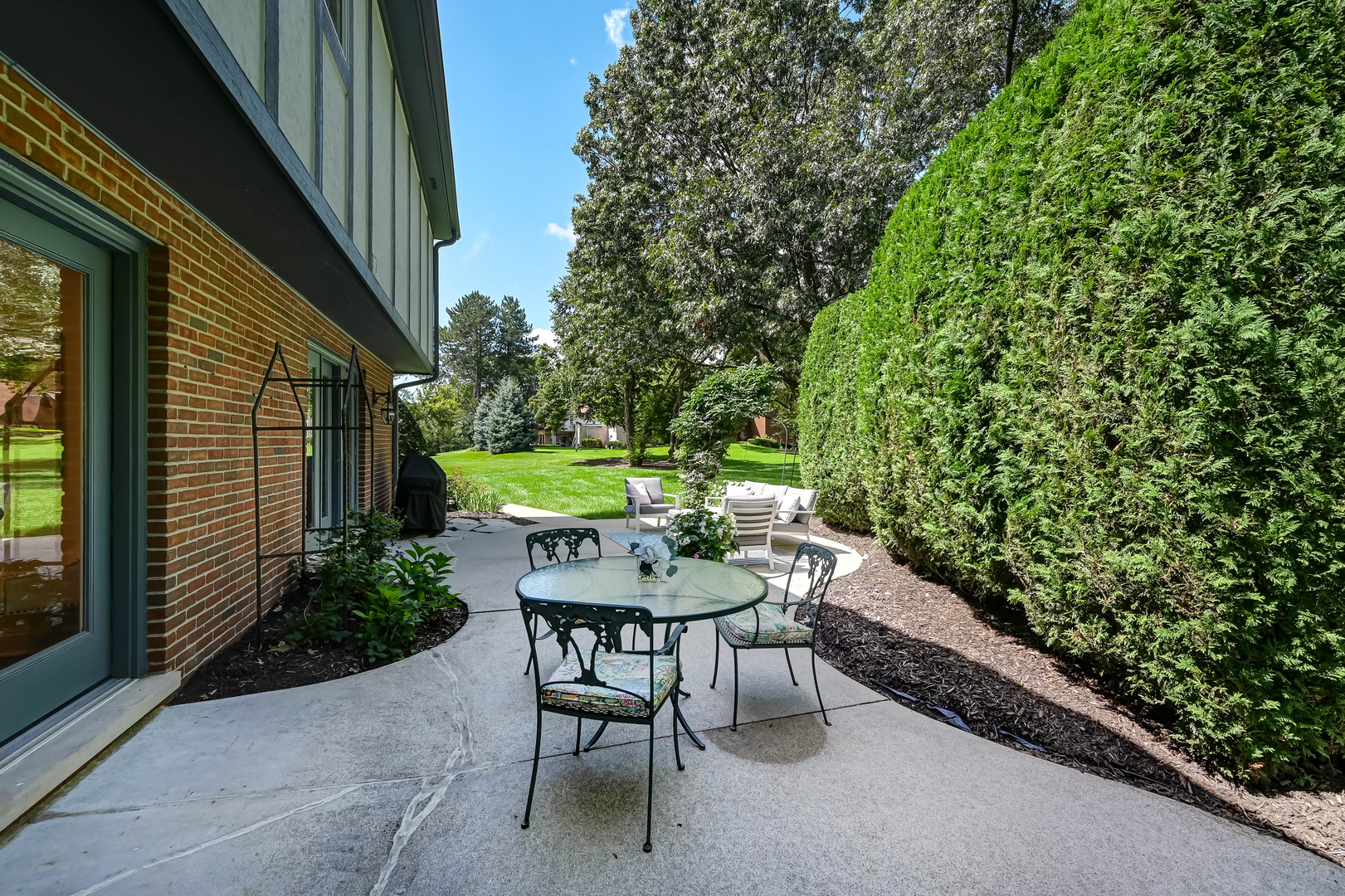5 Regent Court
