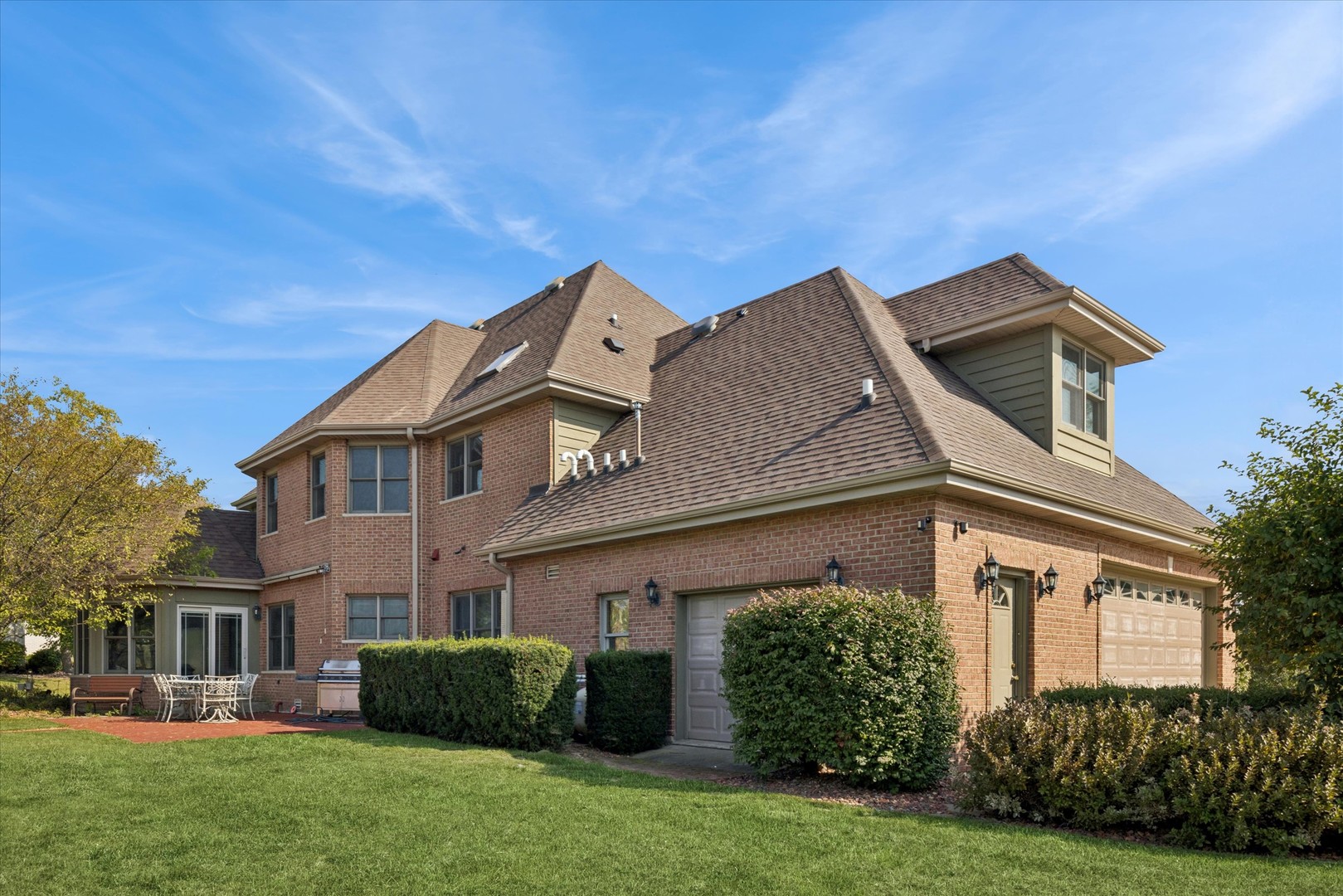 7258 W James Lane