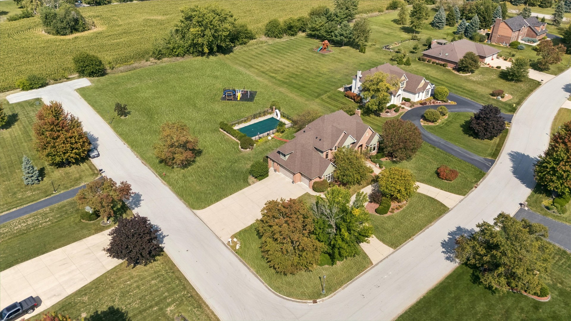 7258 W James Lane