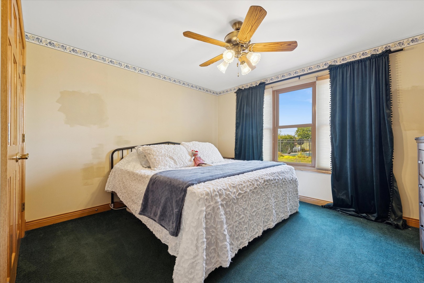 7258 W James Lane