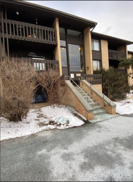 6174 KNOLL LANE Court Unit: 101