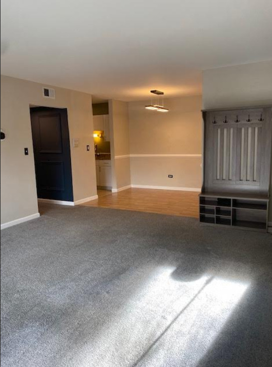 6174 KNOLL LANE Court Unit: 101