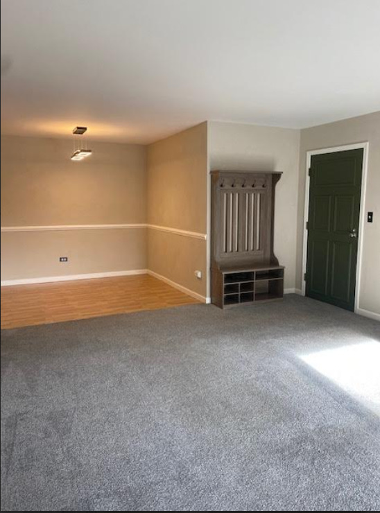 6174 KNOLL LANE Court Unit: 101
