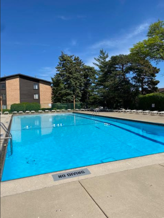 6174 KNOLL LANE Court Unit: 101