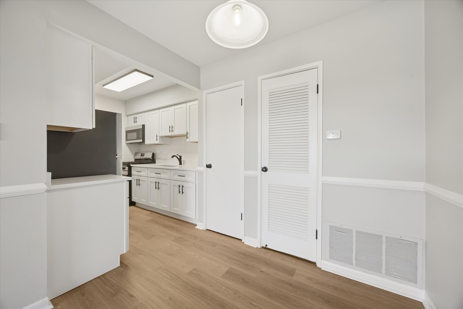 11036 KILPATRICK Avenue Unit: 3NE