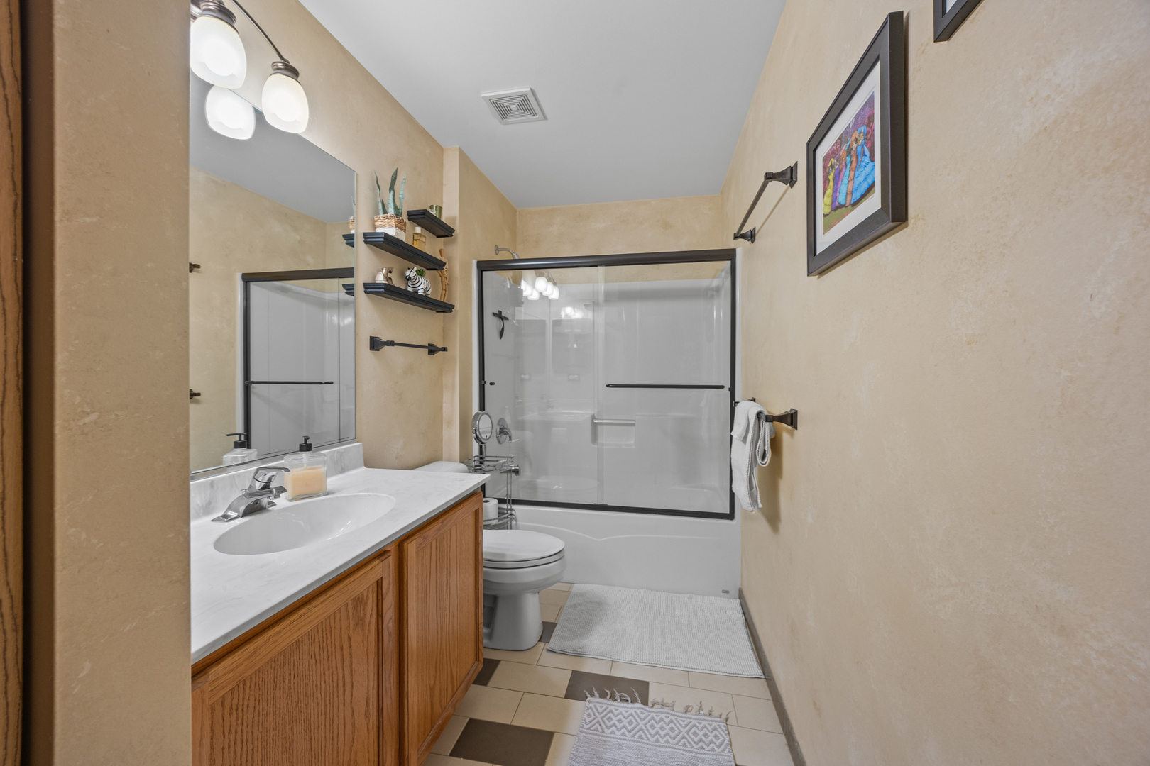 192 Brompton Lane Unit: B