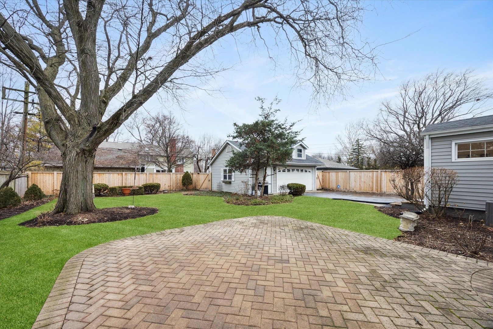 5720 Woodland Drive