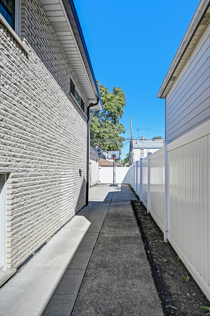 7702 W 66th Street