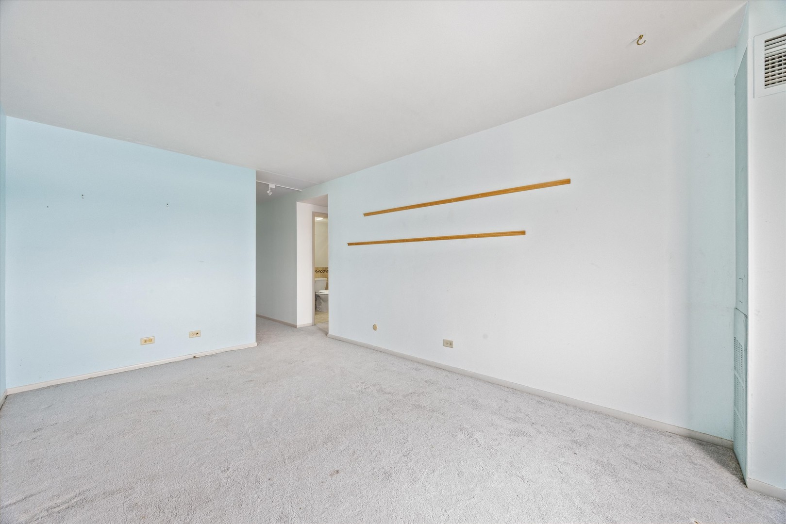 6340 Americana Drive Unit: 904