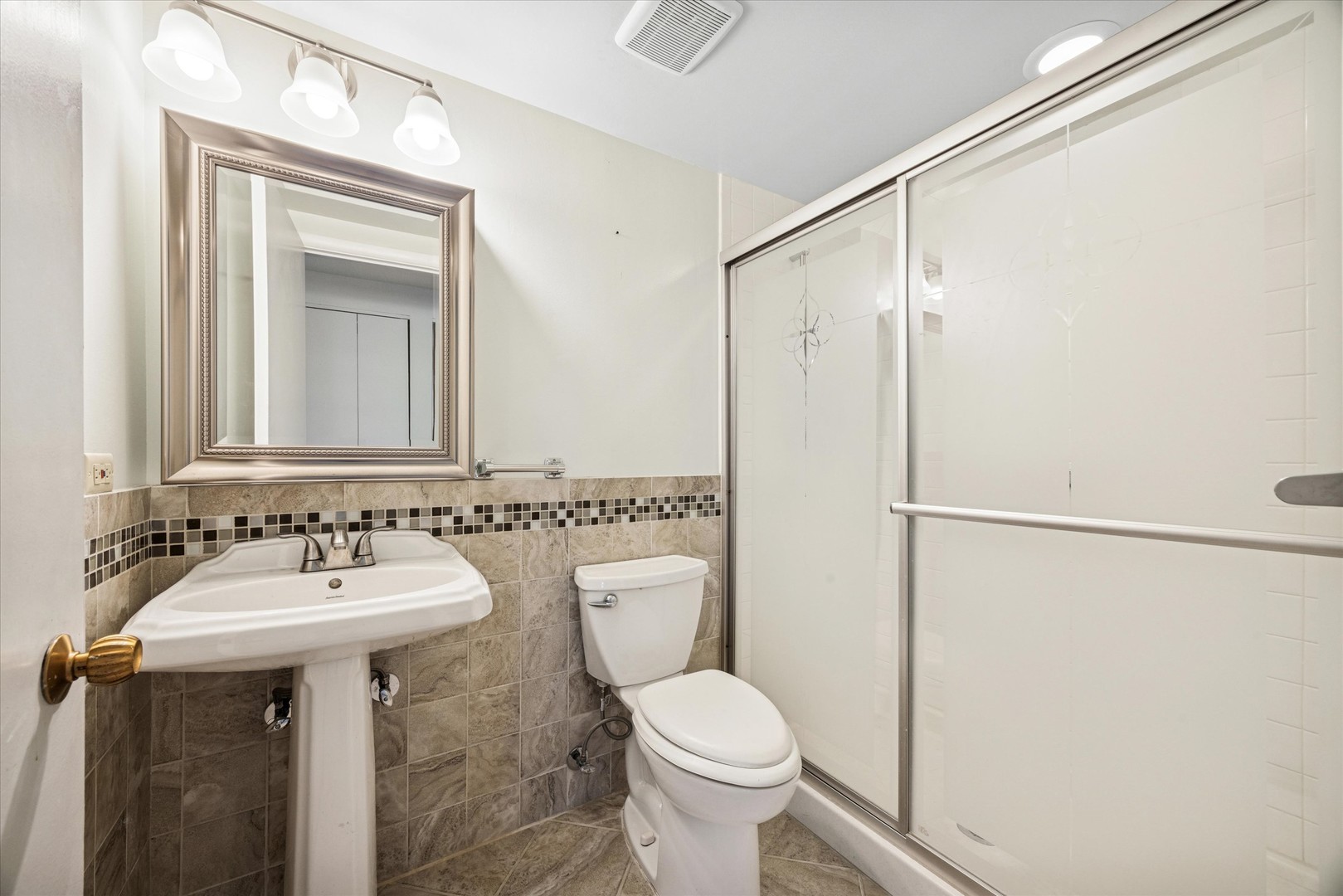 6340 Americana Drive Unit: 904