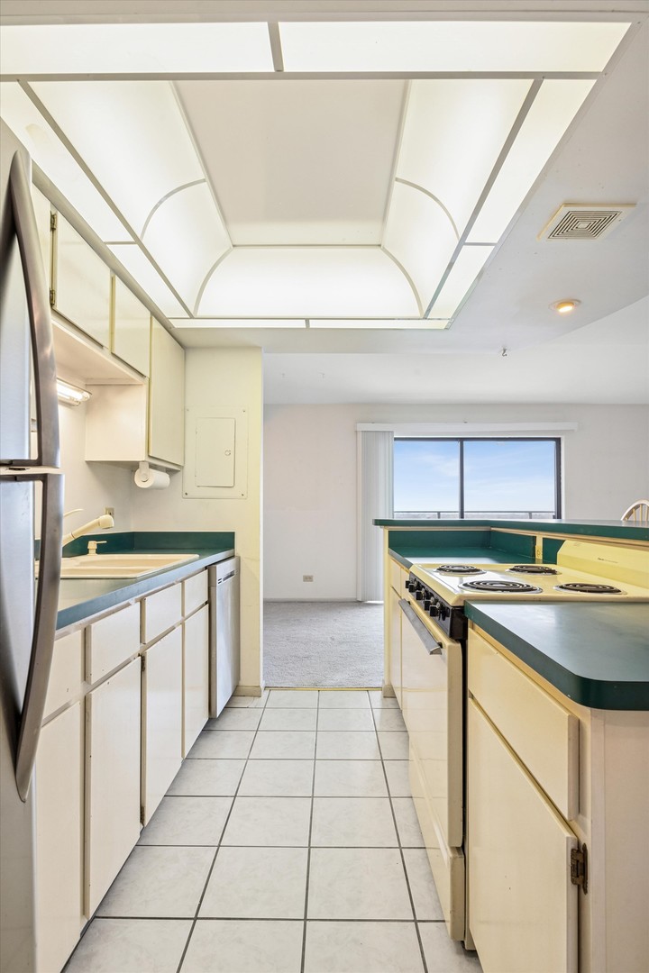 6340 Americana Drive Unit: 904