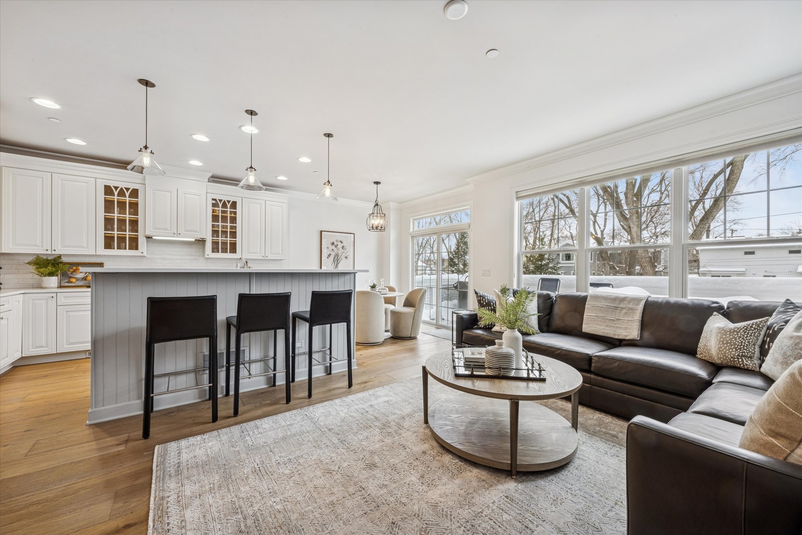 86 W KENNEDY Lane