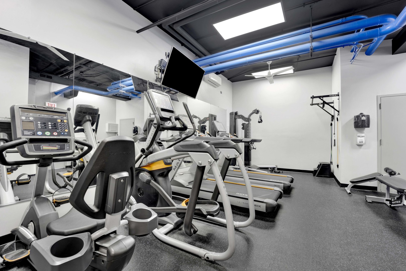 247 E CHESTNUT Street Unit: 1201