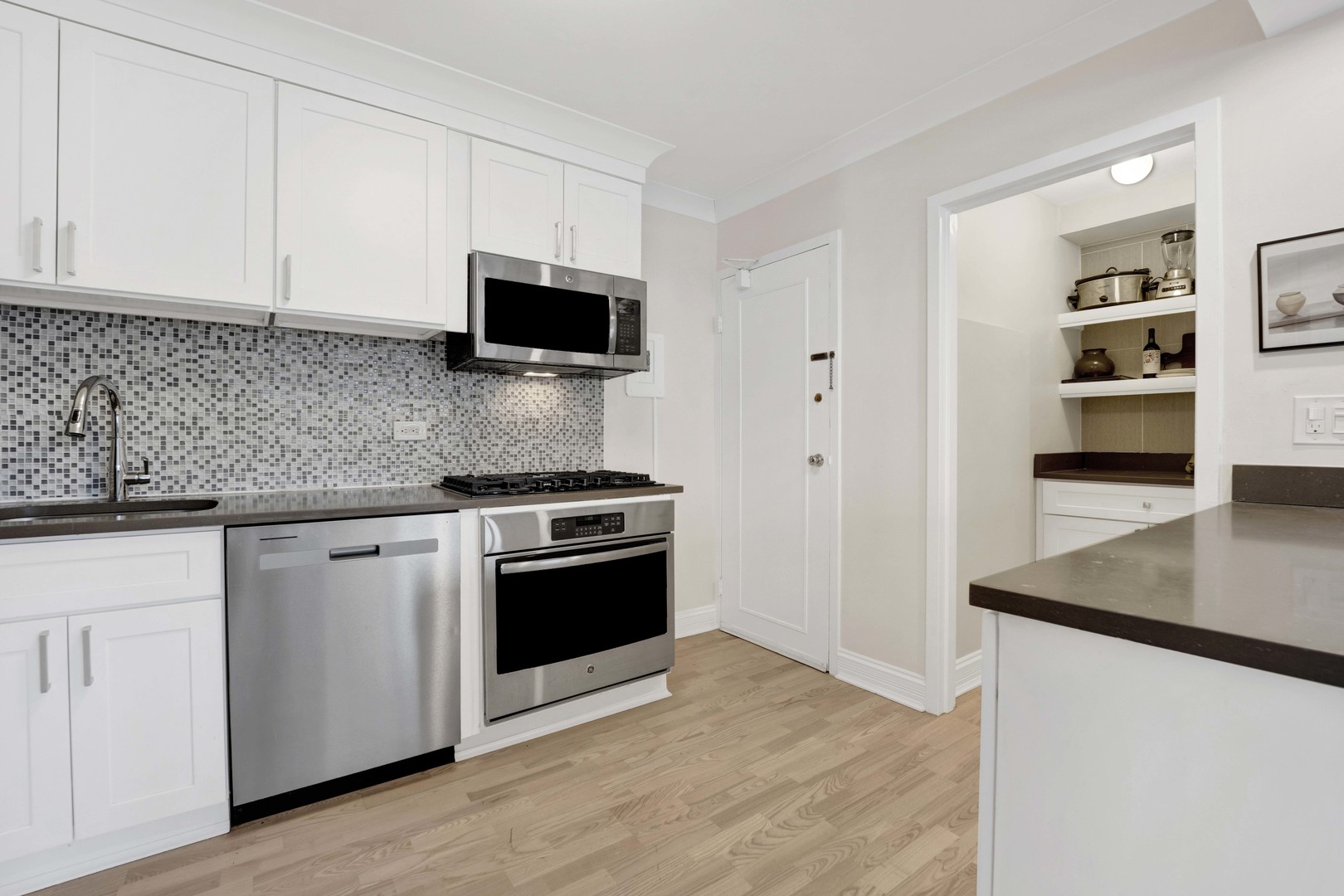 247 E CHESTNUT Street Unit: 1201