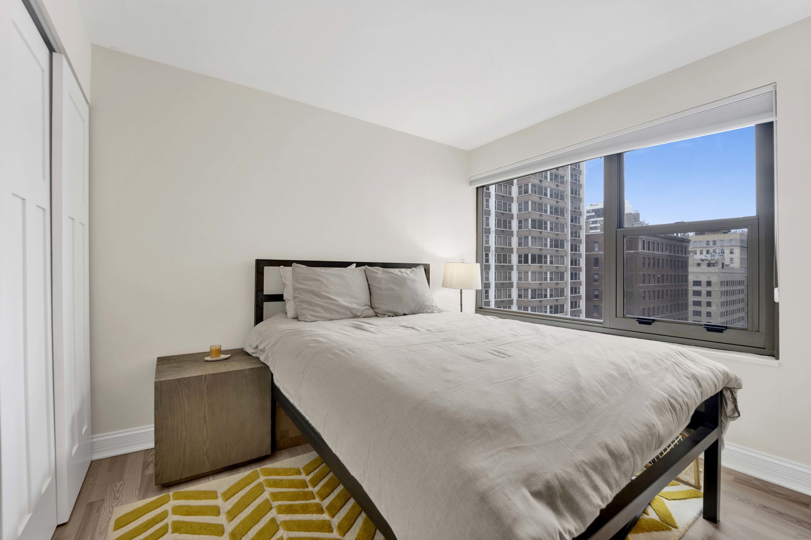 247 E CHESTNUT Street Unit: 1201
