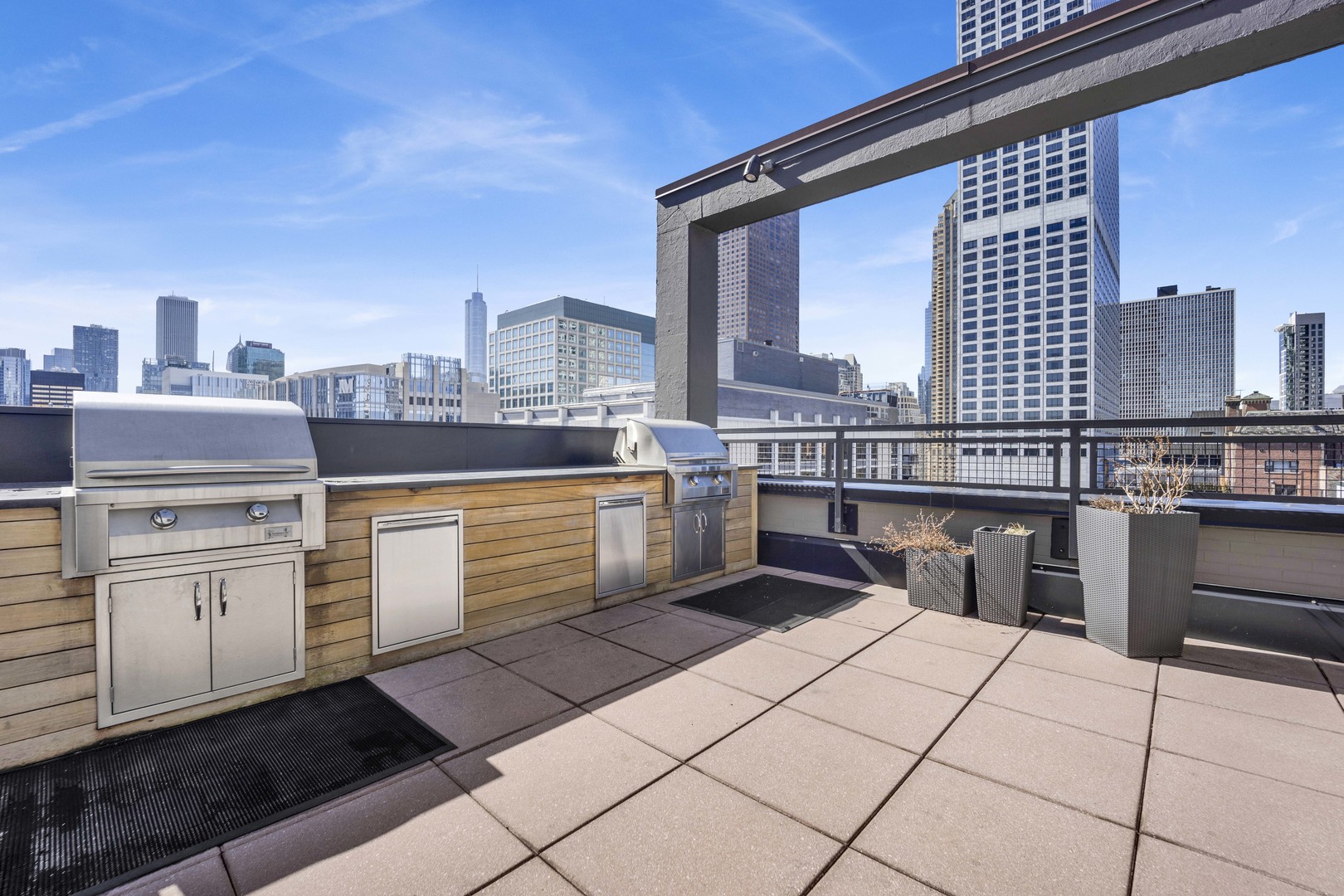 247 E CHESTNUT Street Unit: 1201