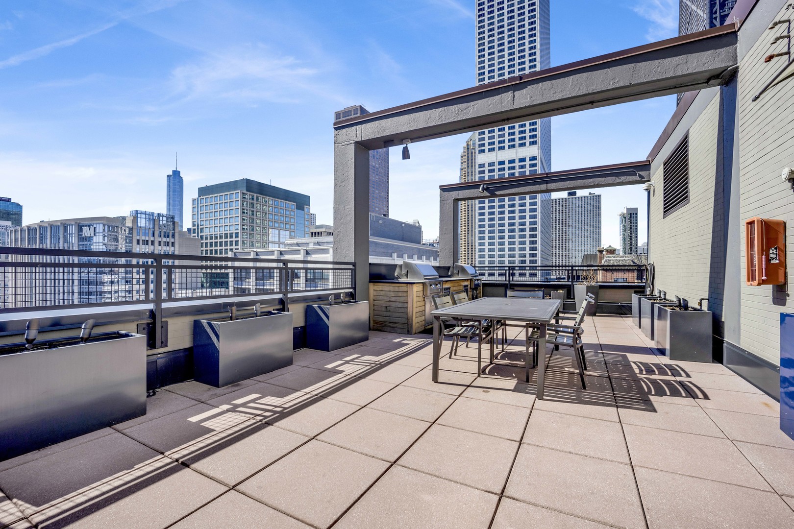 247 E CHESTNUT Street Unit: 1201