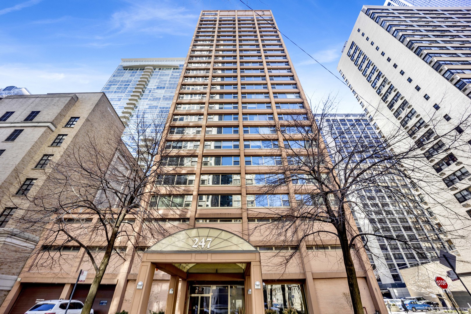 247 E CHESTNUT Street Unit: 1201