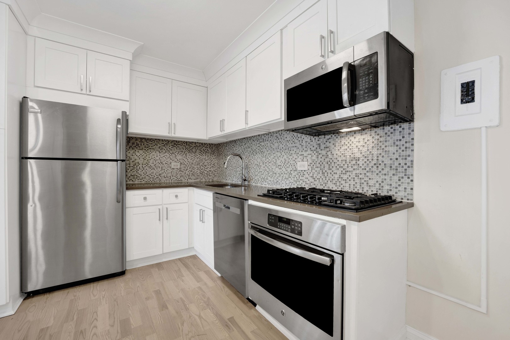 247 E CHESTNUT Street Unit: 1201