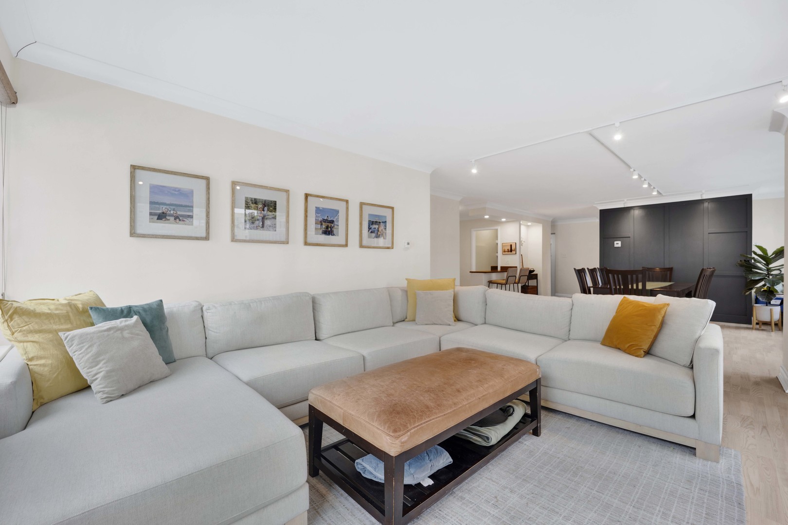 247 E CHESTNUT Street Unit: 1201
