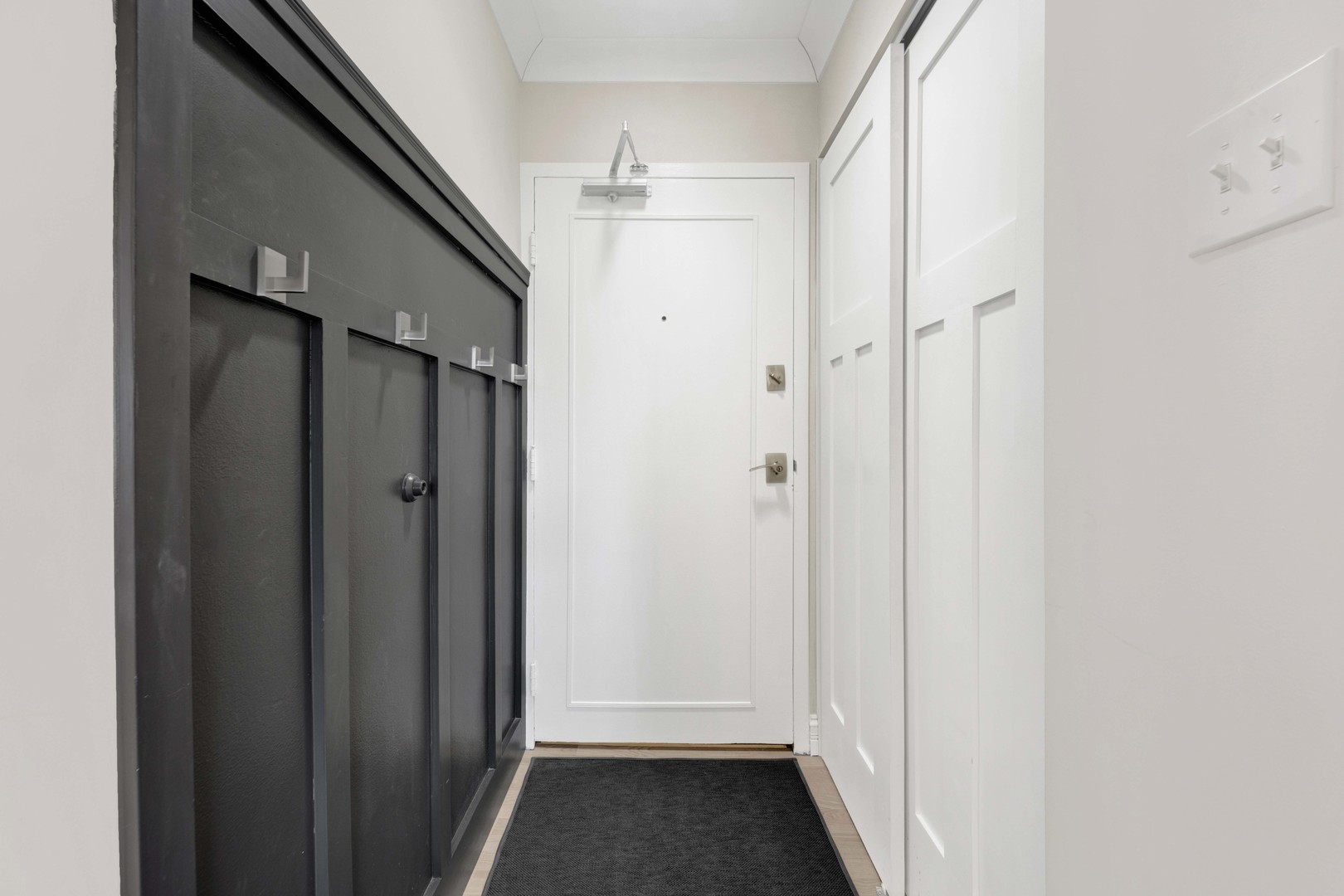 247 E CHESTNUT Street Unit: 1201
