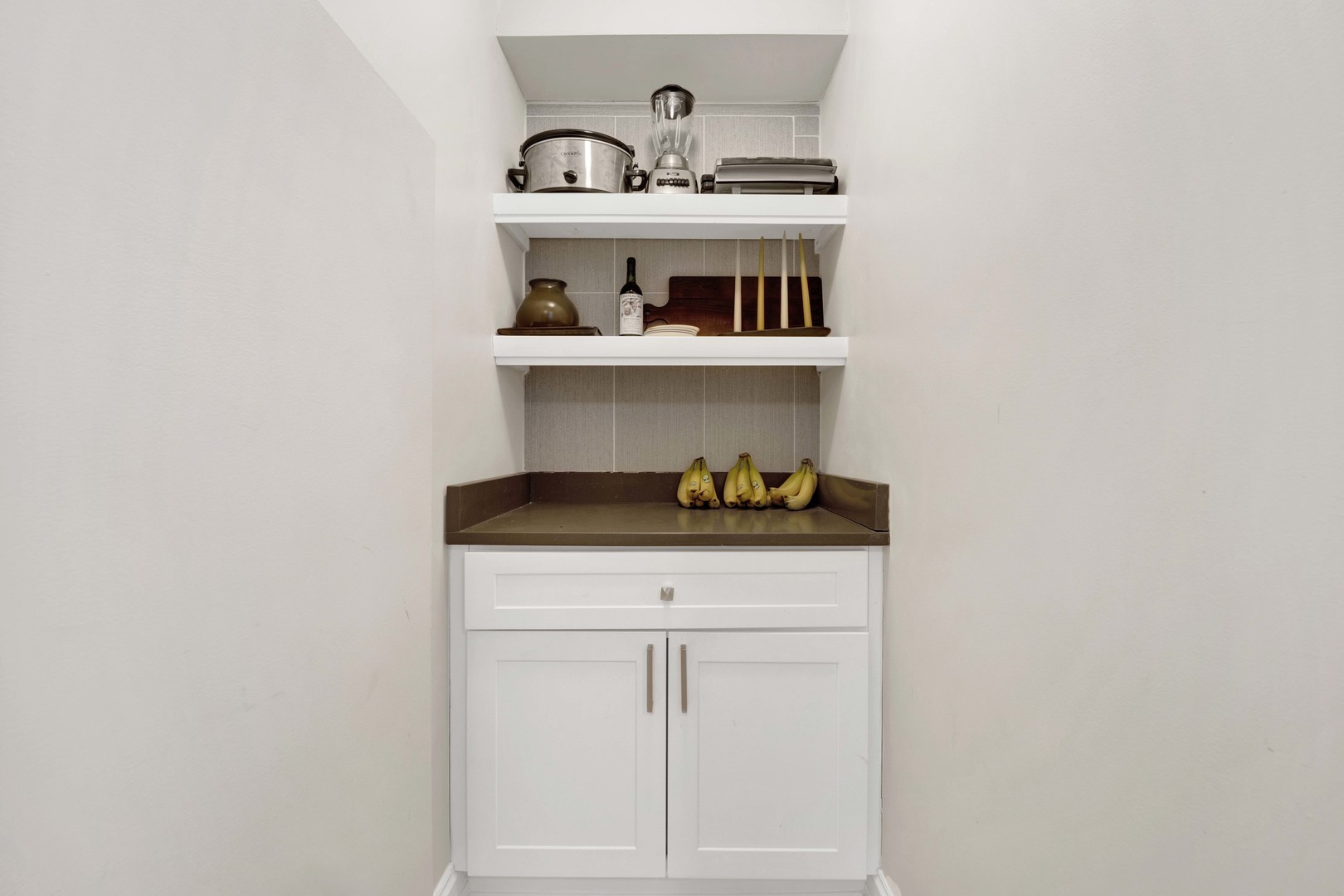 247 E CHESTNUT Street Unit: 1201