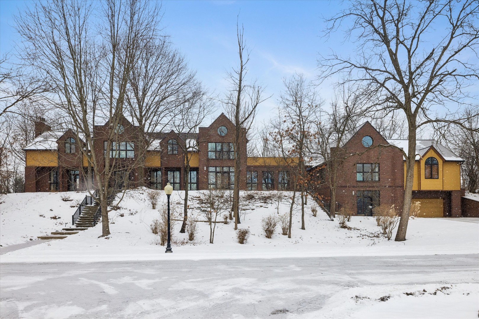 8425 Hickory Court