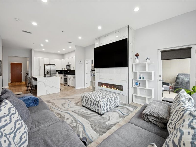 1000 Village Center Drive Unit: 405