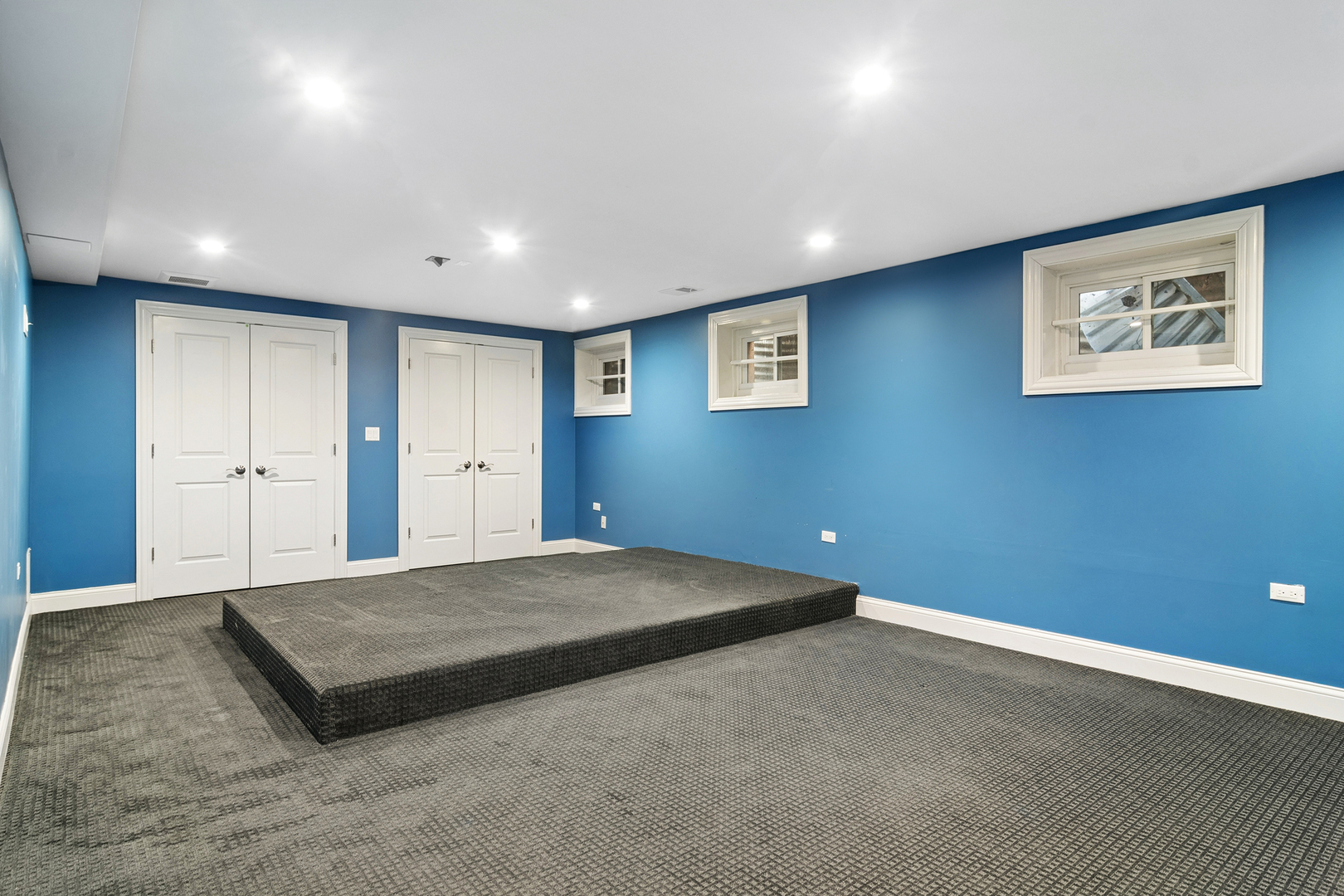 2020 Churchill Lane