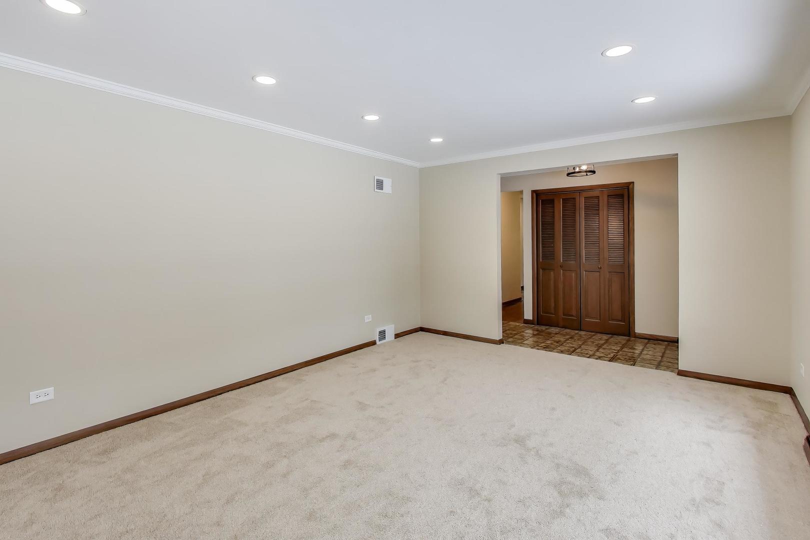 12111 S 68th Court