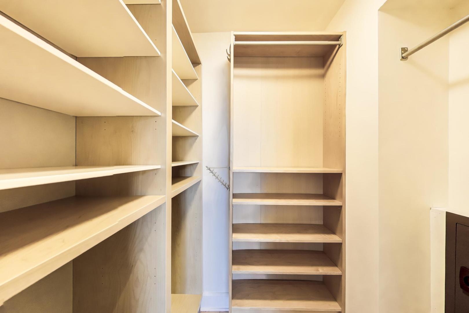 1450 N Astor Street Unit: 9C