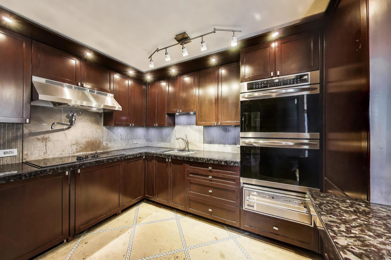 1450 N Astor Street Unit: 9C