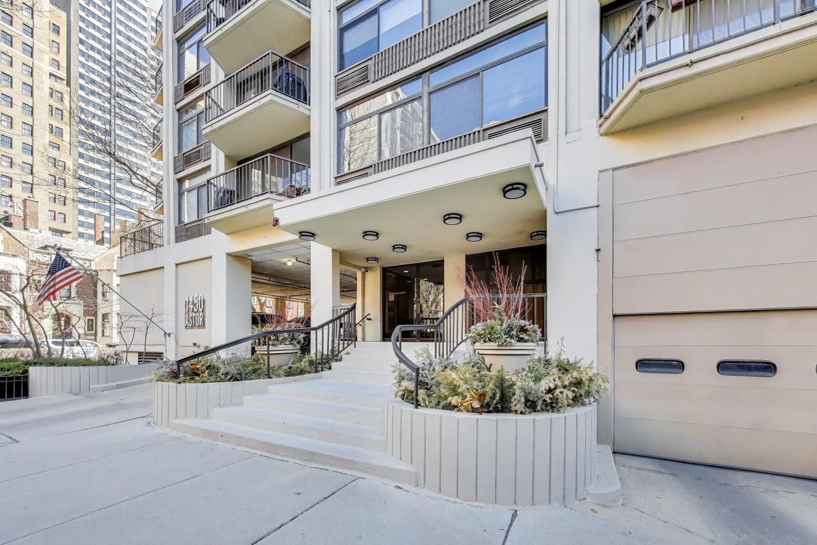 1450 N Astor Street Unit: 9C