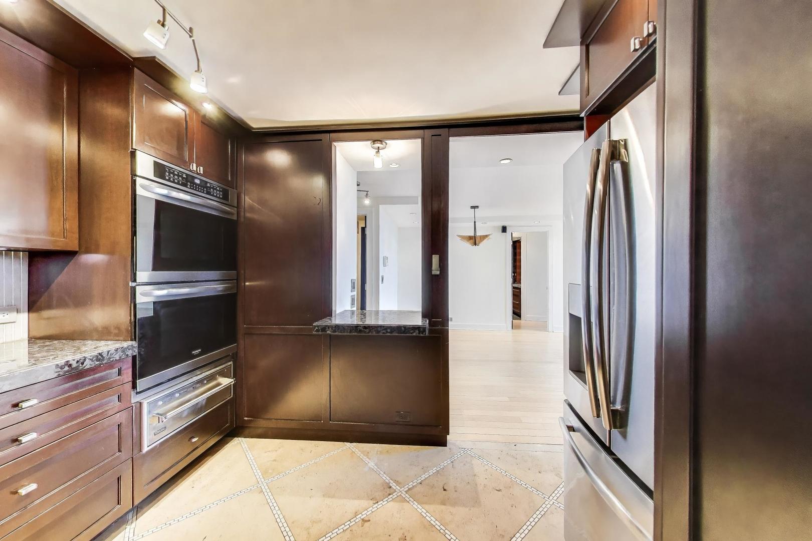 1450 N Astor Street Unit: 9C