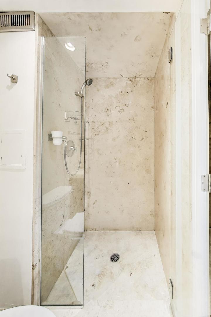 1450 N Astor Street Unit: 9C