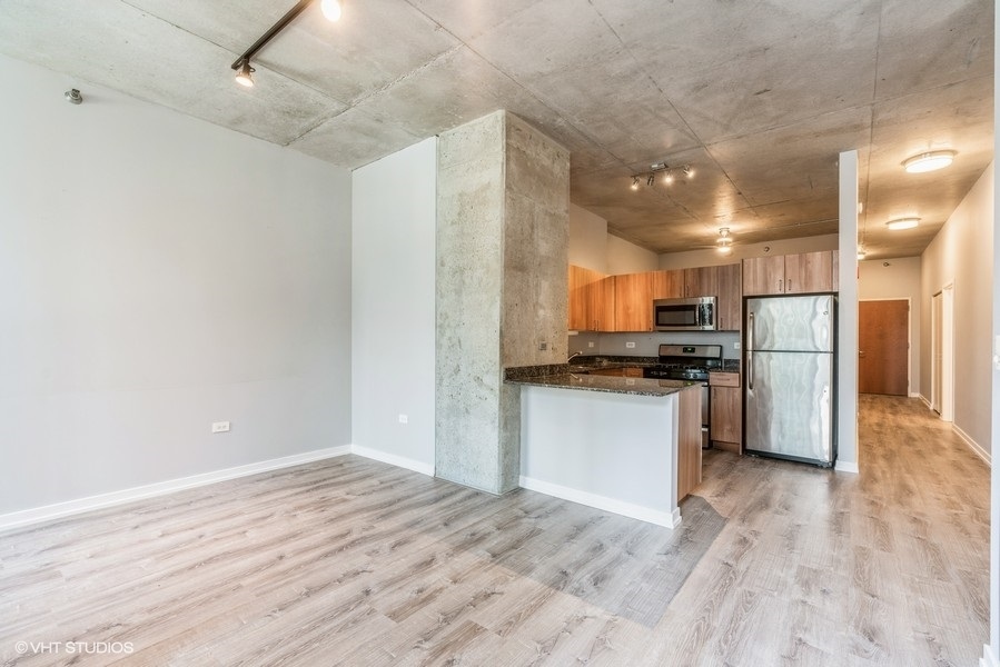 235 W VAN BUREN Street Unit: 1822