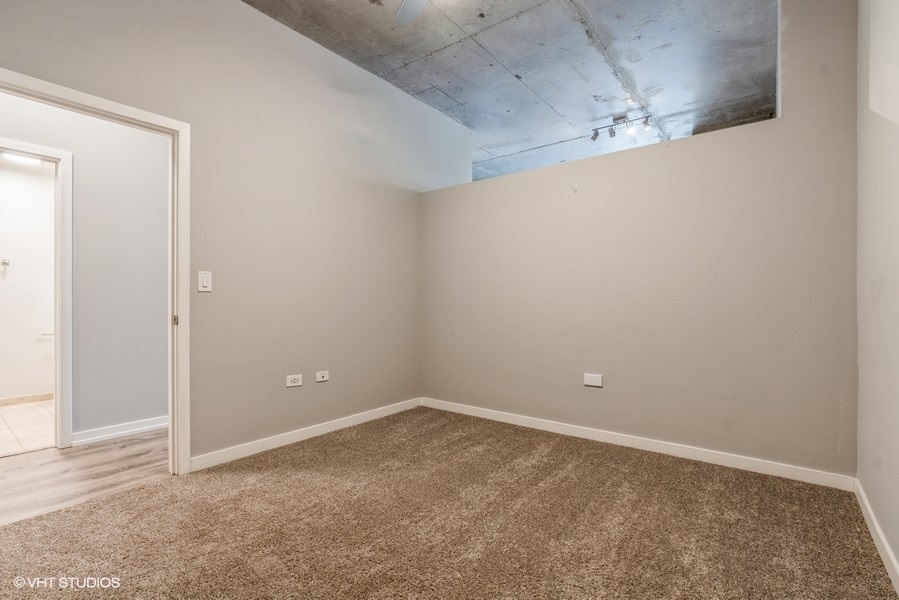 235 W VAN BUREN Street Unit: 1822